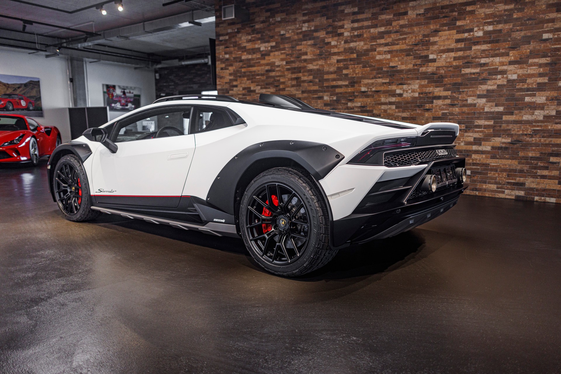 LAMBORGHINI Huracán Sterrato-image-3