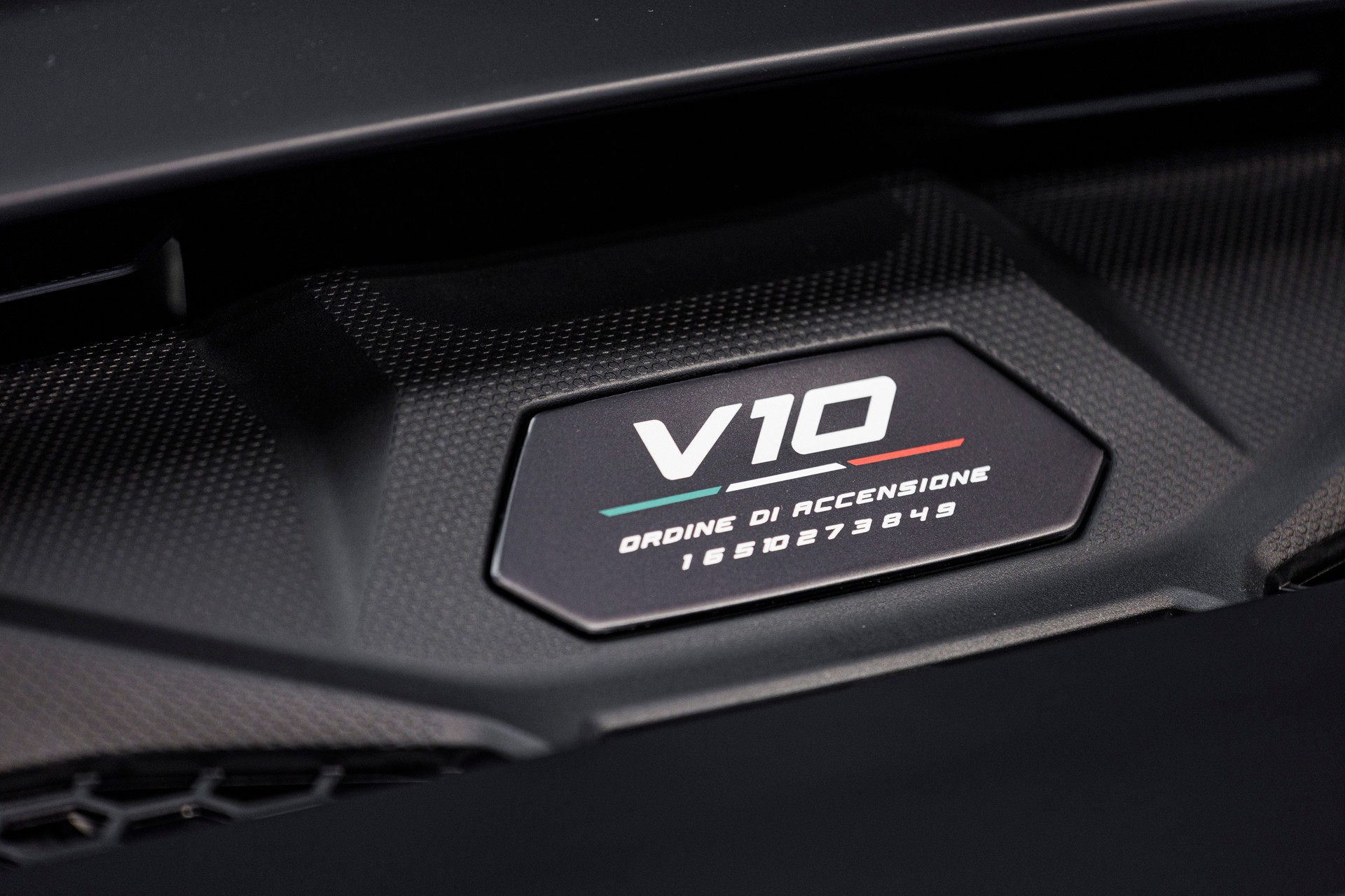 LAMBORGHINI Huracán Sterrato-image-15