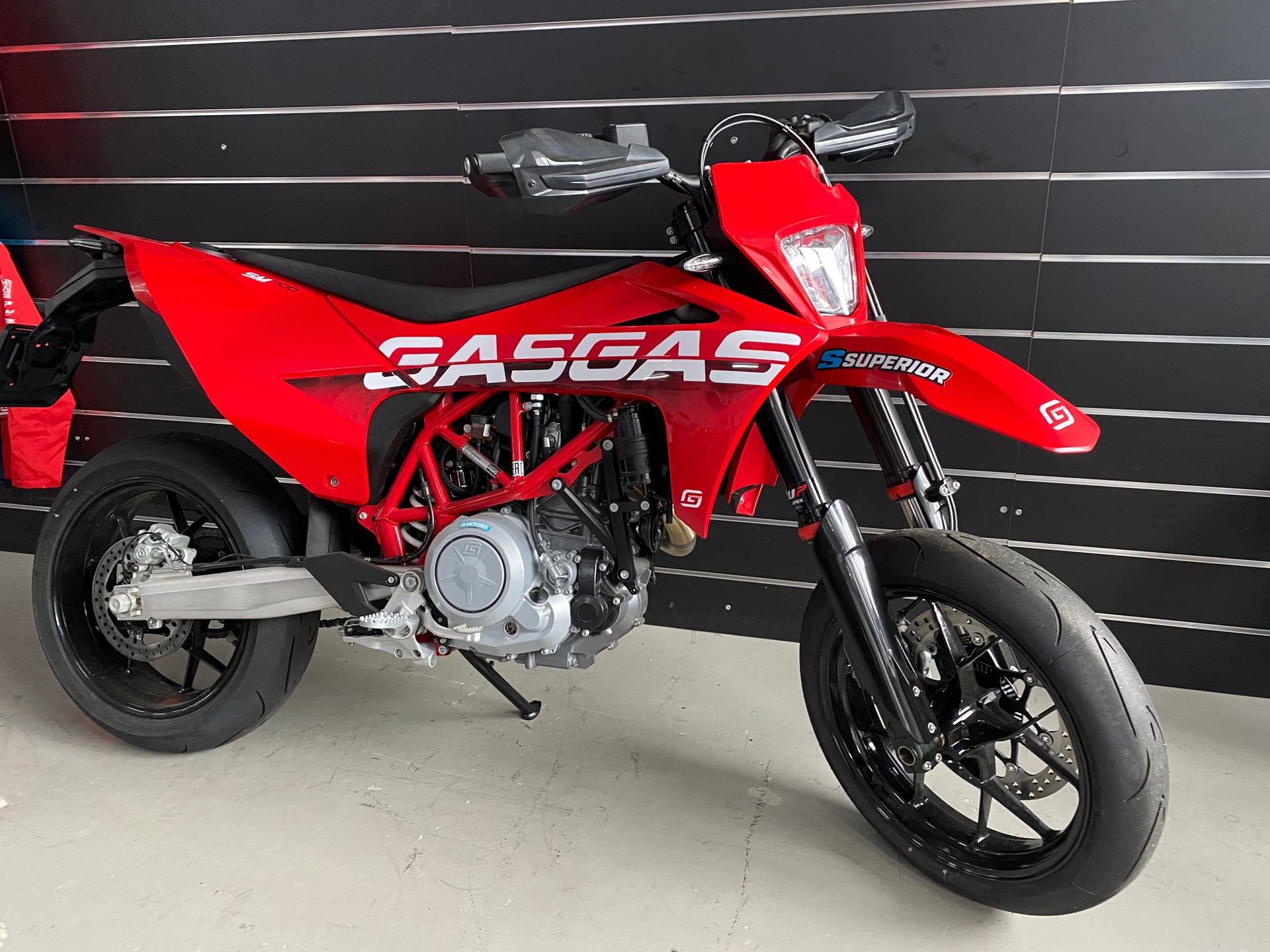 GASGAS SM 700-showroom-element-1