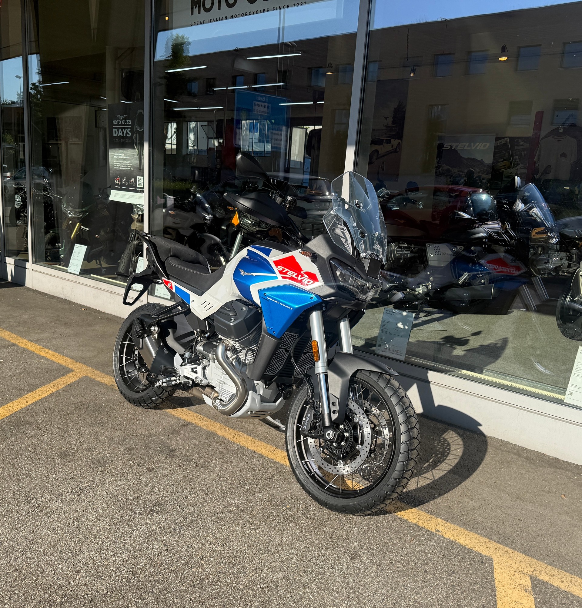 MOTO GUZZI Stelvio Duecento Tributo