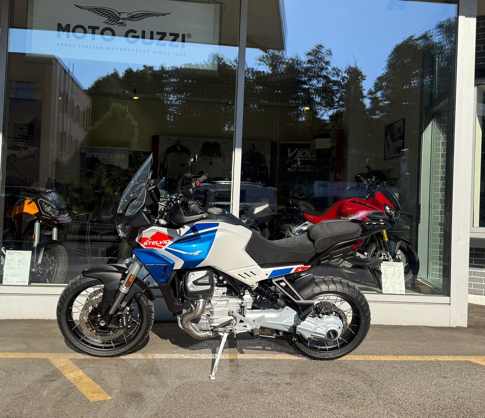 MOTO GUZZI Stelvio Duecento Tributo-image-10