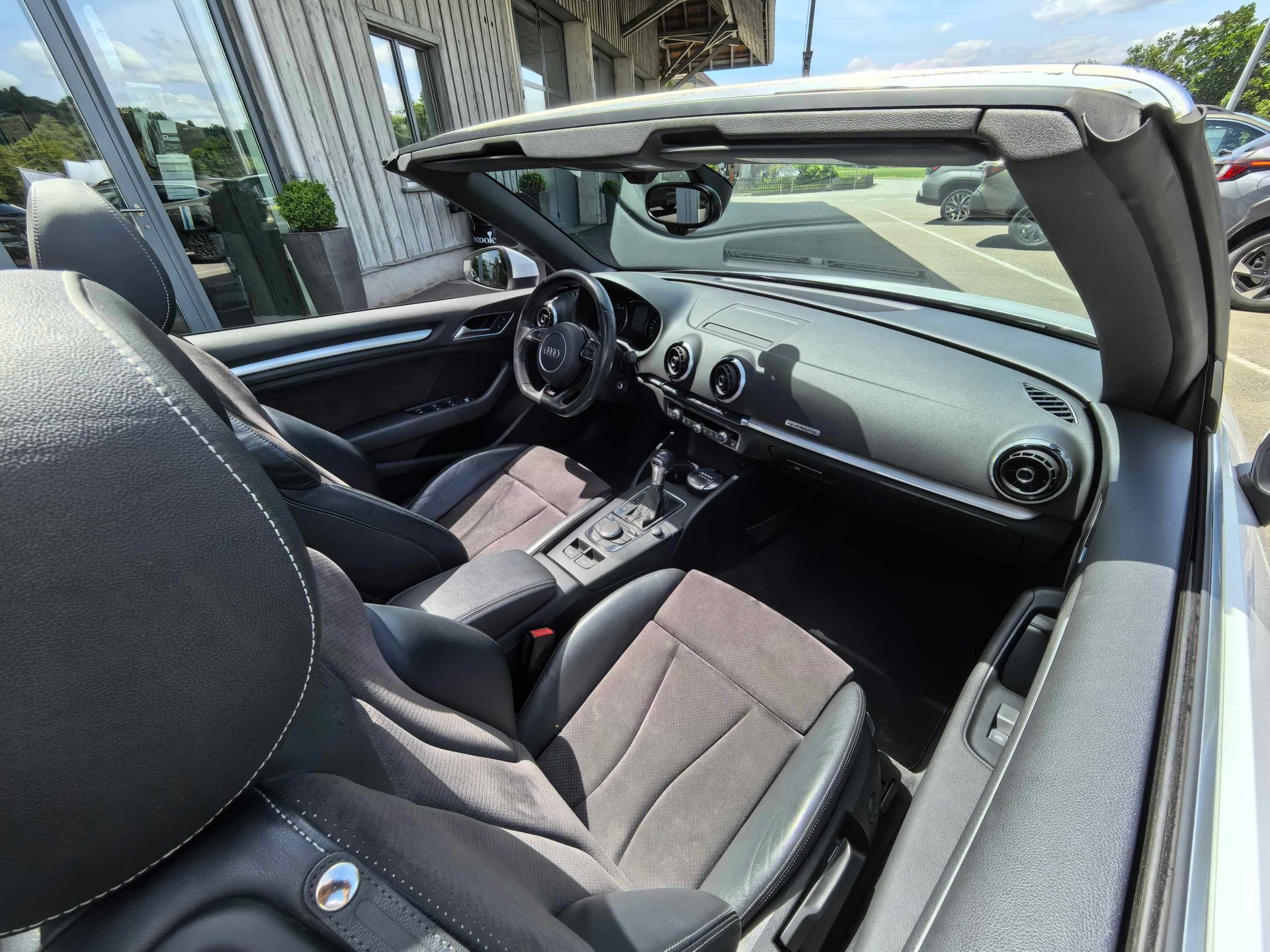 AUDI A3 Cabriolet 1.8 TFSI Ambition S-Line quattro S-tronic-image-8