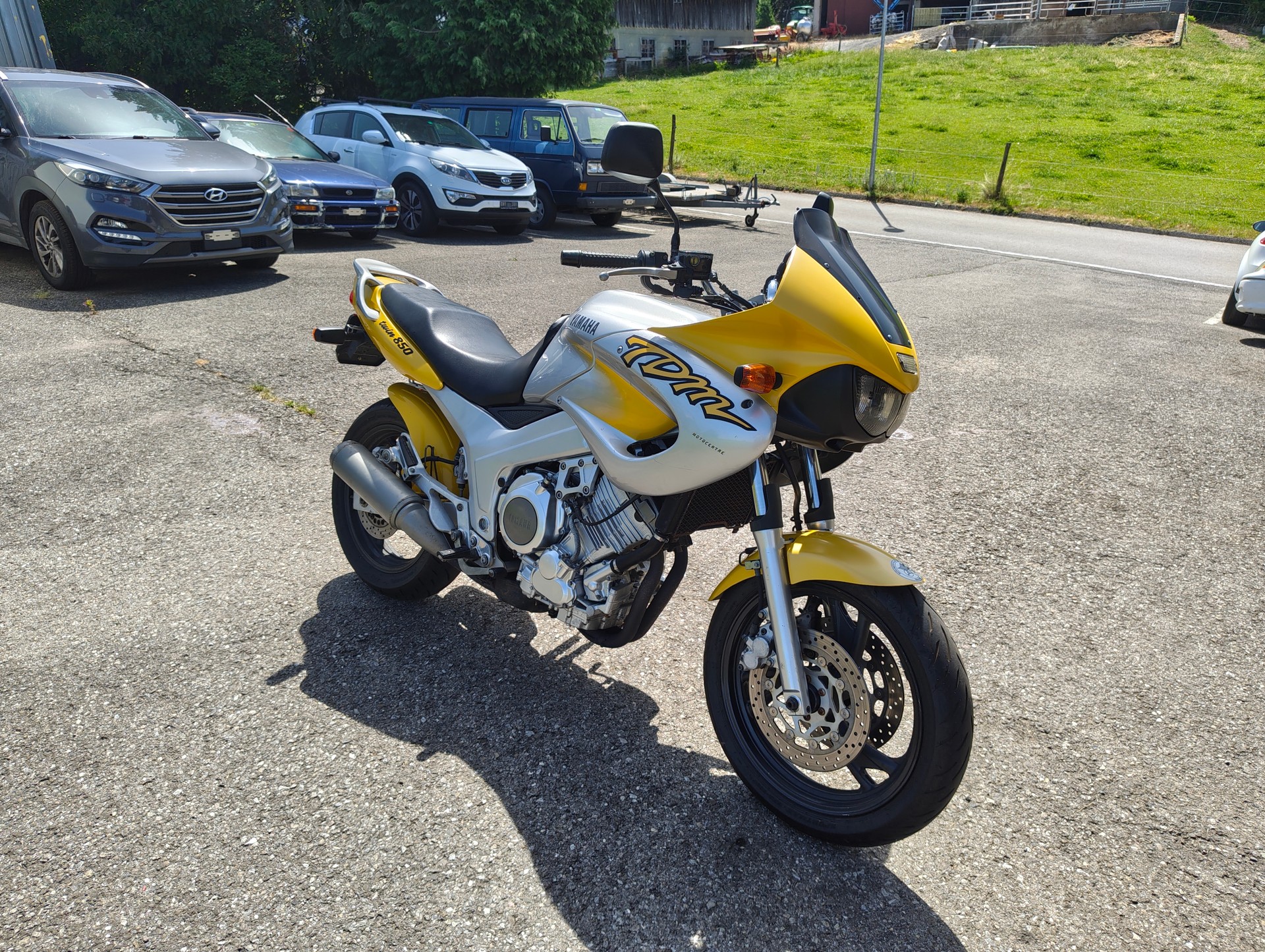 YAMAHA TDM 850