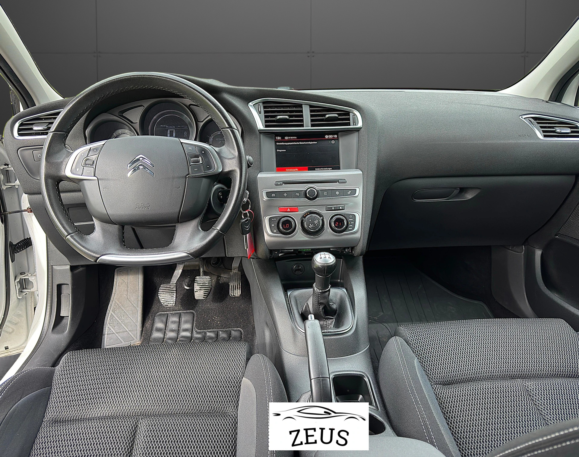 CITROEN C4 1.2 Pure Tech Feel-image-9