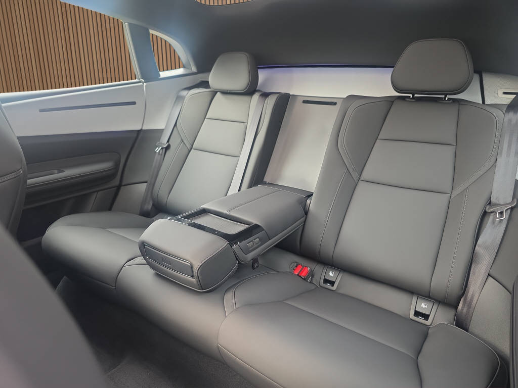 POLESTAR 4 Long Range Single Motor Plus-image-12