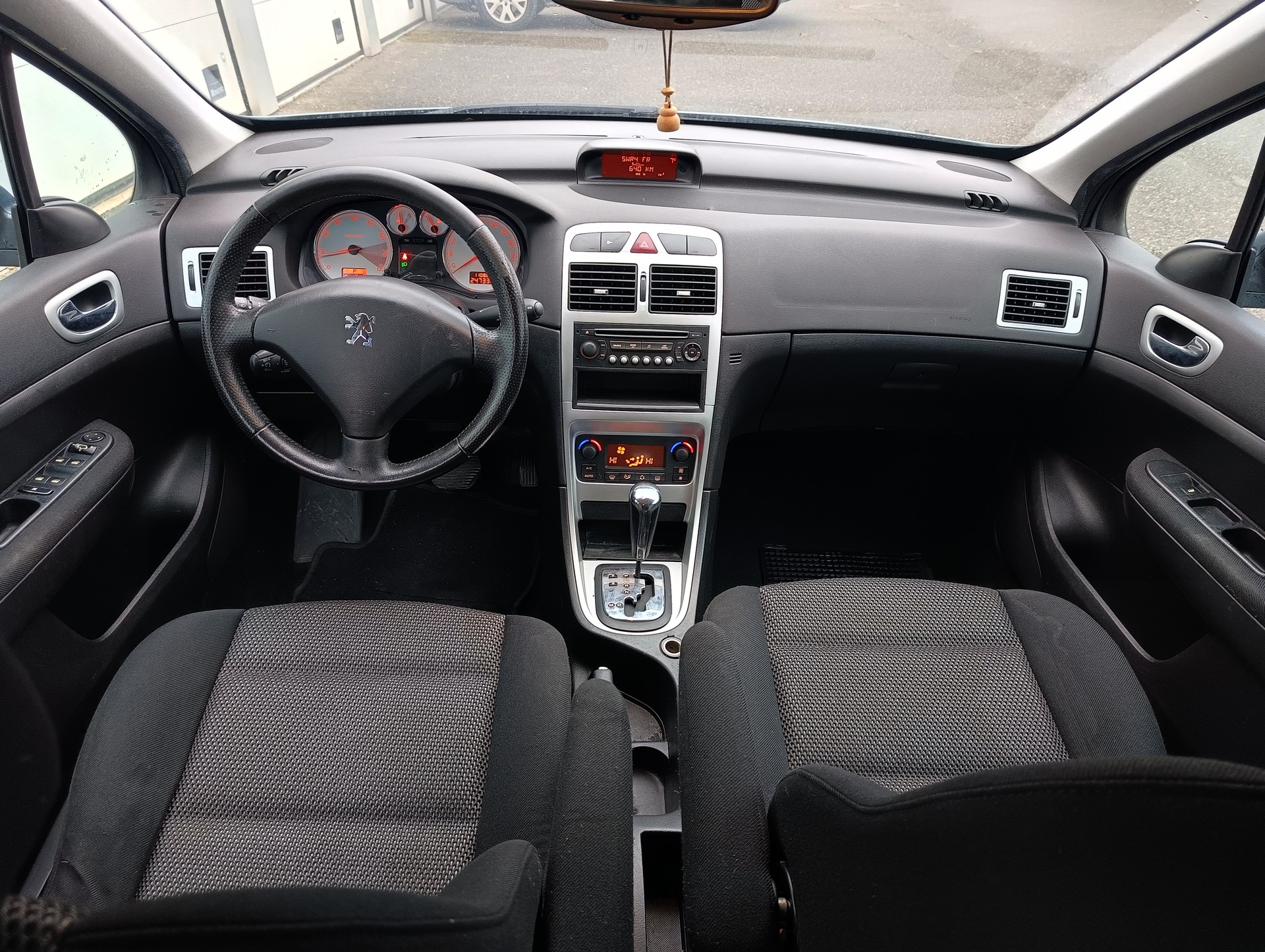 PEUGEOT 307 SW 1.6 16V Premium-image-10