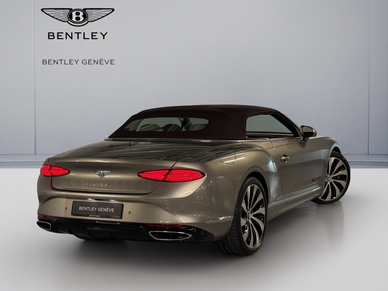 BENTLEY Continental GTC 4.0 V8 PHEV Azure Pale Brodgar-image-11