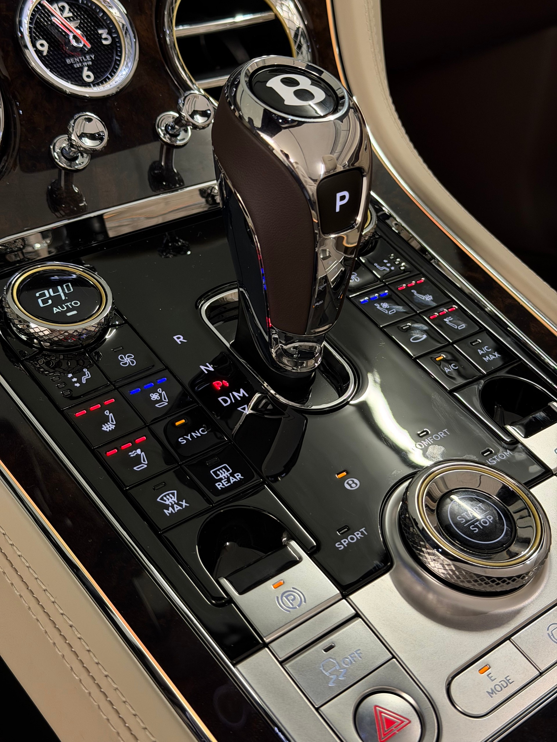 BENTLEY Continental GTC 4.0 V8 PHEV Azure Pale Brodgar-image-23