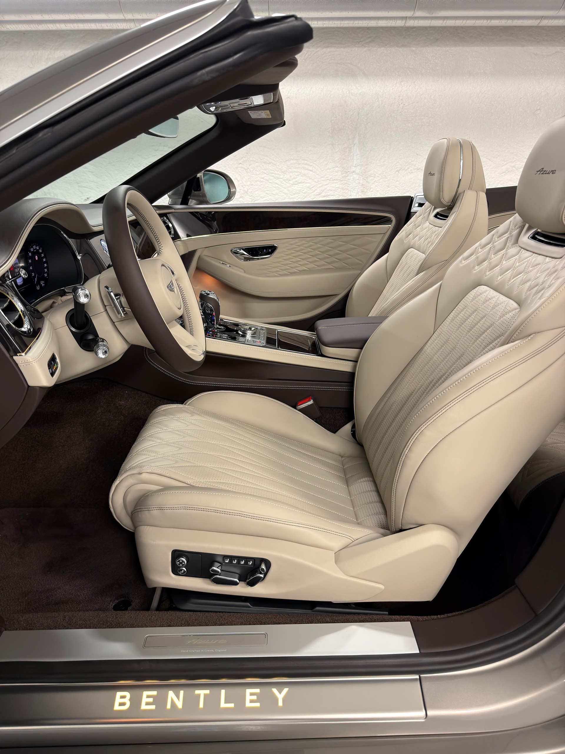 BENTLEY Continental GTC 4.0 V8 PHEV Azure Pale Brodgar-image-15