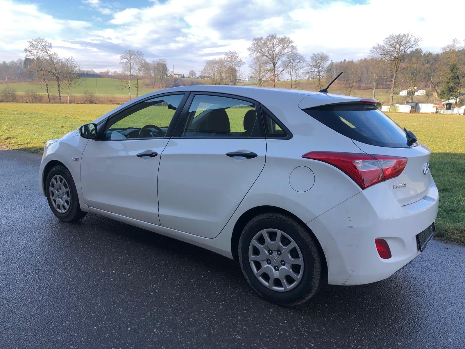HYUNDAI i30-image-6