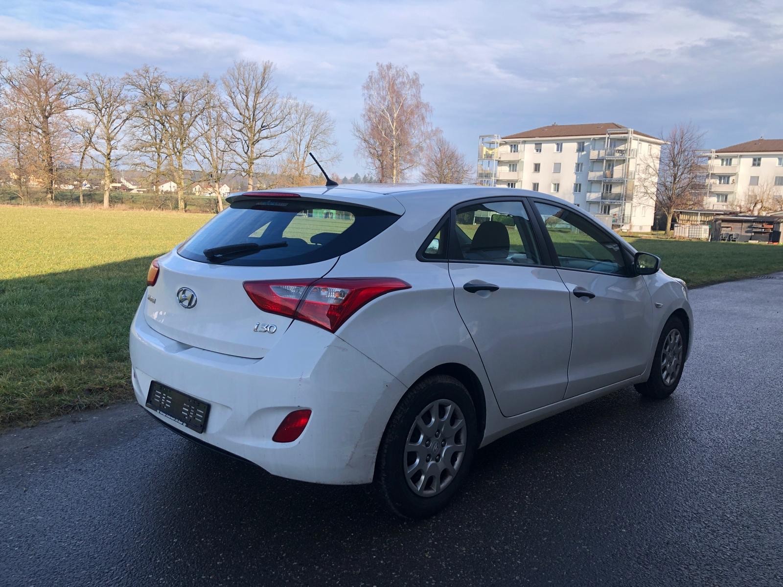 HYUNDAI i30-image-14