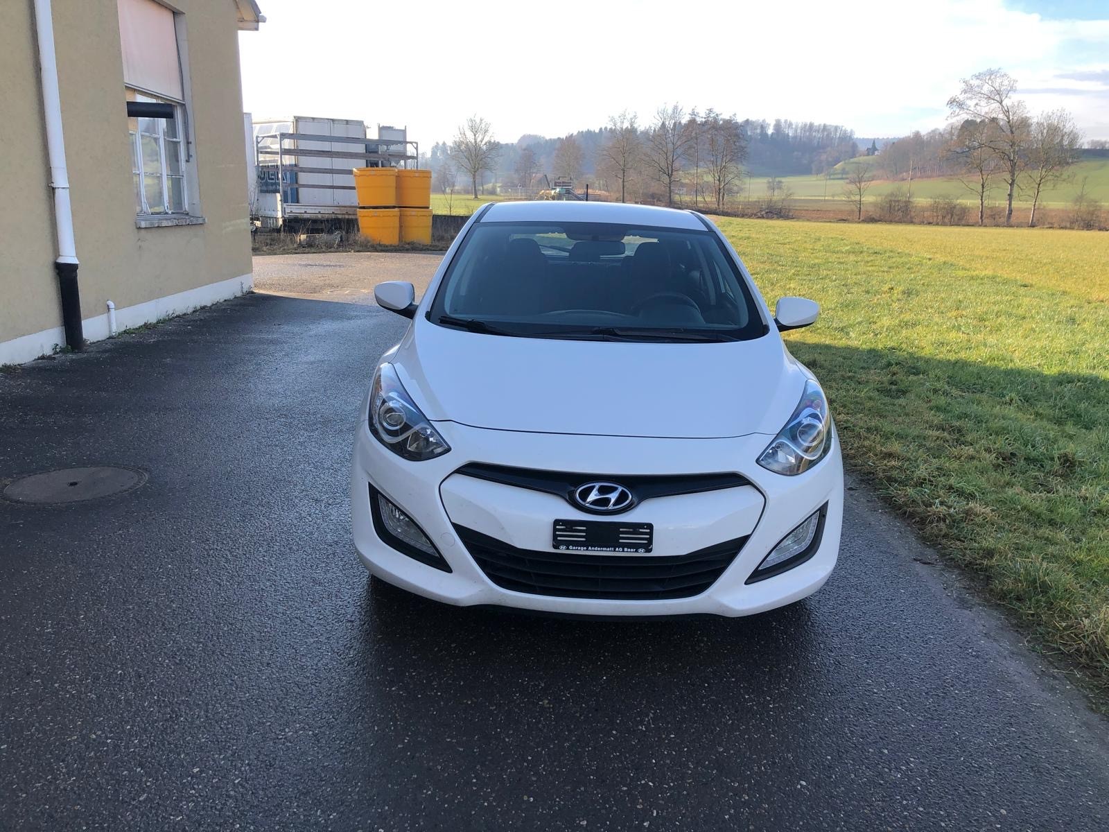 HYUNDAI i30-image-13