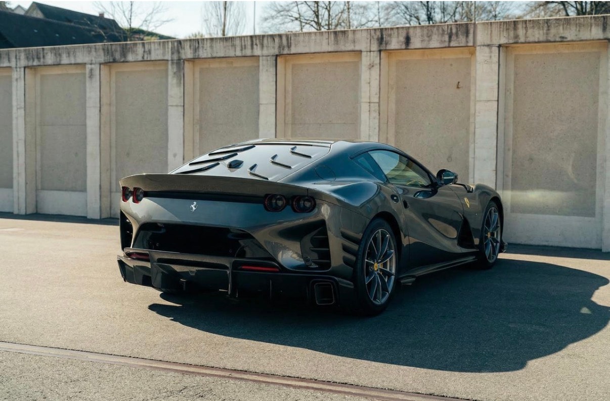 FERRARI 812 Competizione-image-2