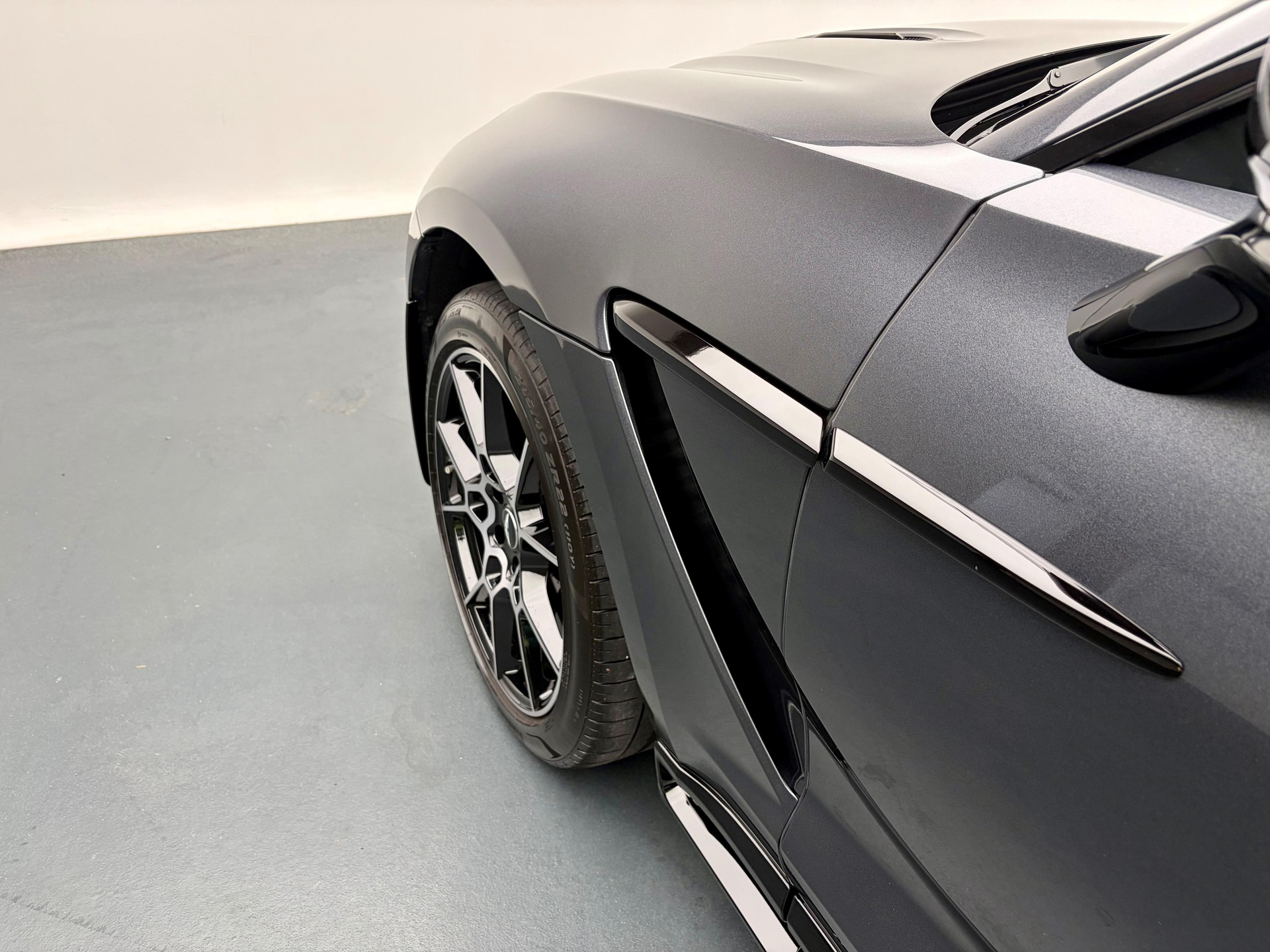 ASTON MARTIN DBX 707 4.0 V8 Bi-Turbo-image-14
