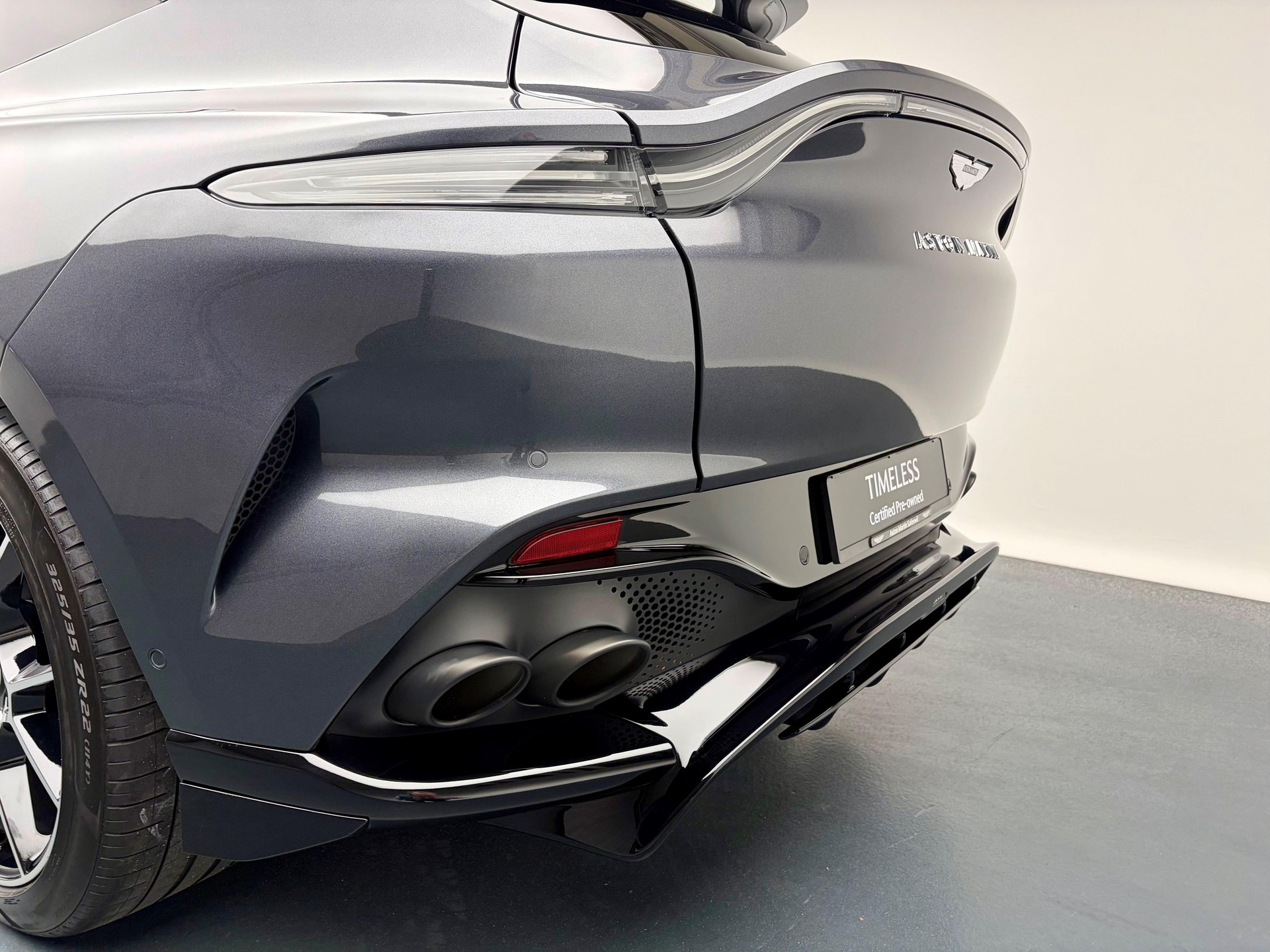 ASTON MARTIN DBX 707 4.0 V8 Bi-Turbo-image-21