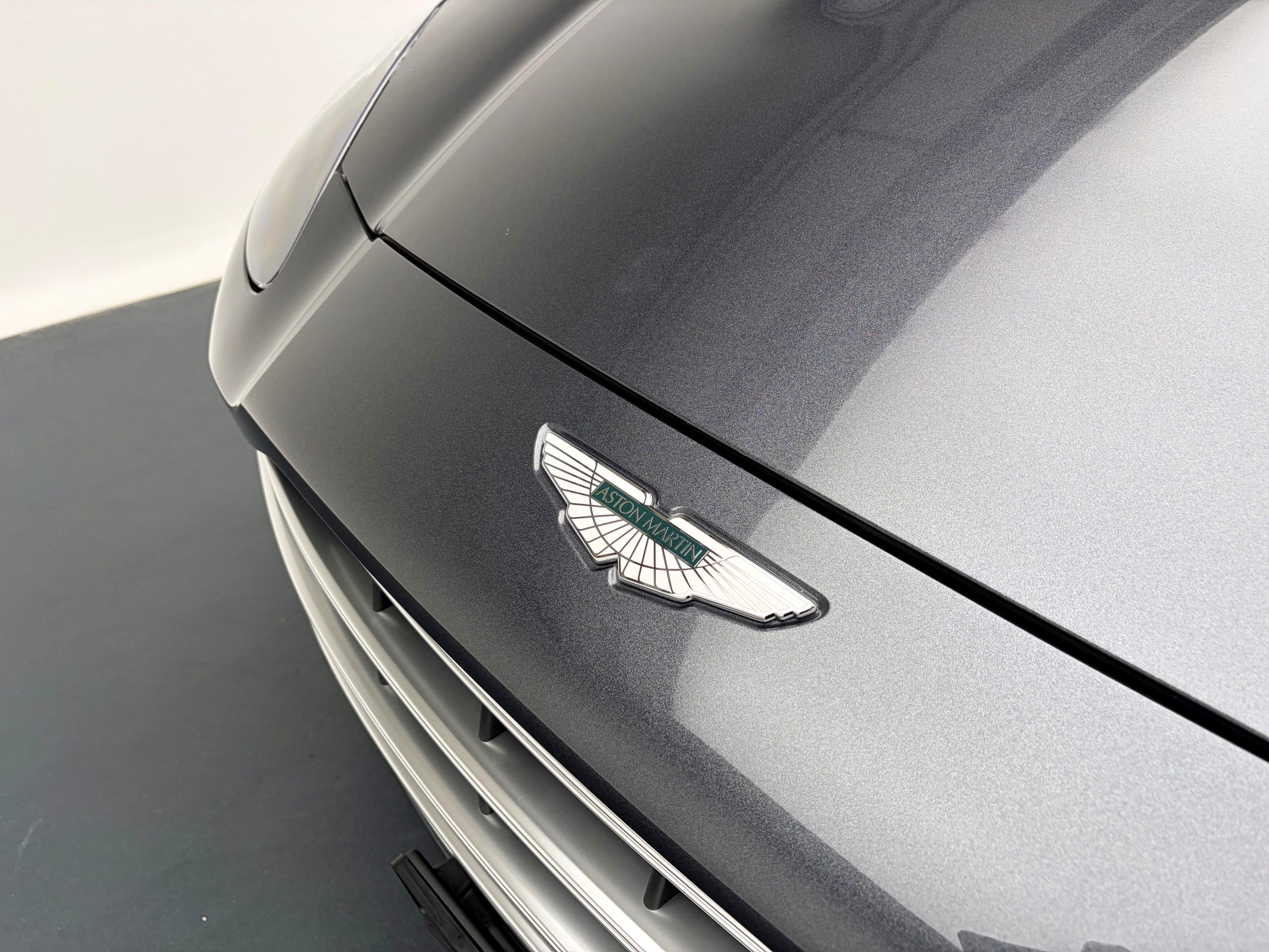 ASTON MARTIN DBX 707 4.0 V8 Bi-Turbo-image-15