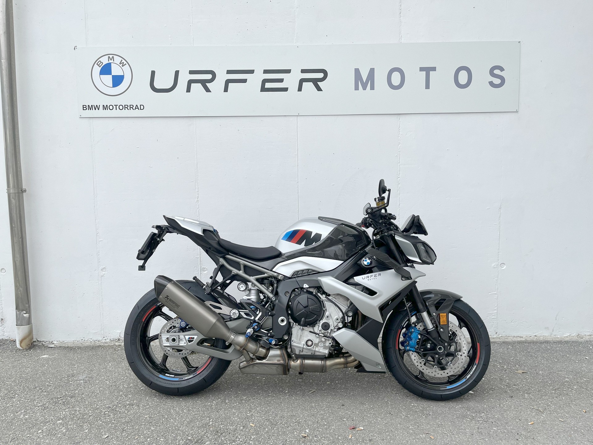 BMW M 1000 R-image-0