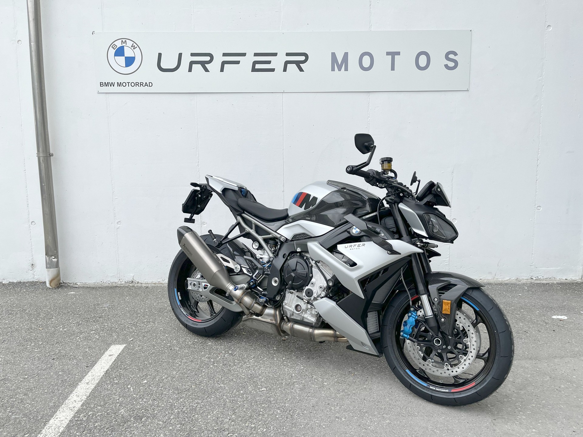 BMW M 1000 R-image-1