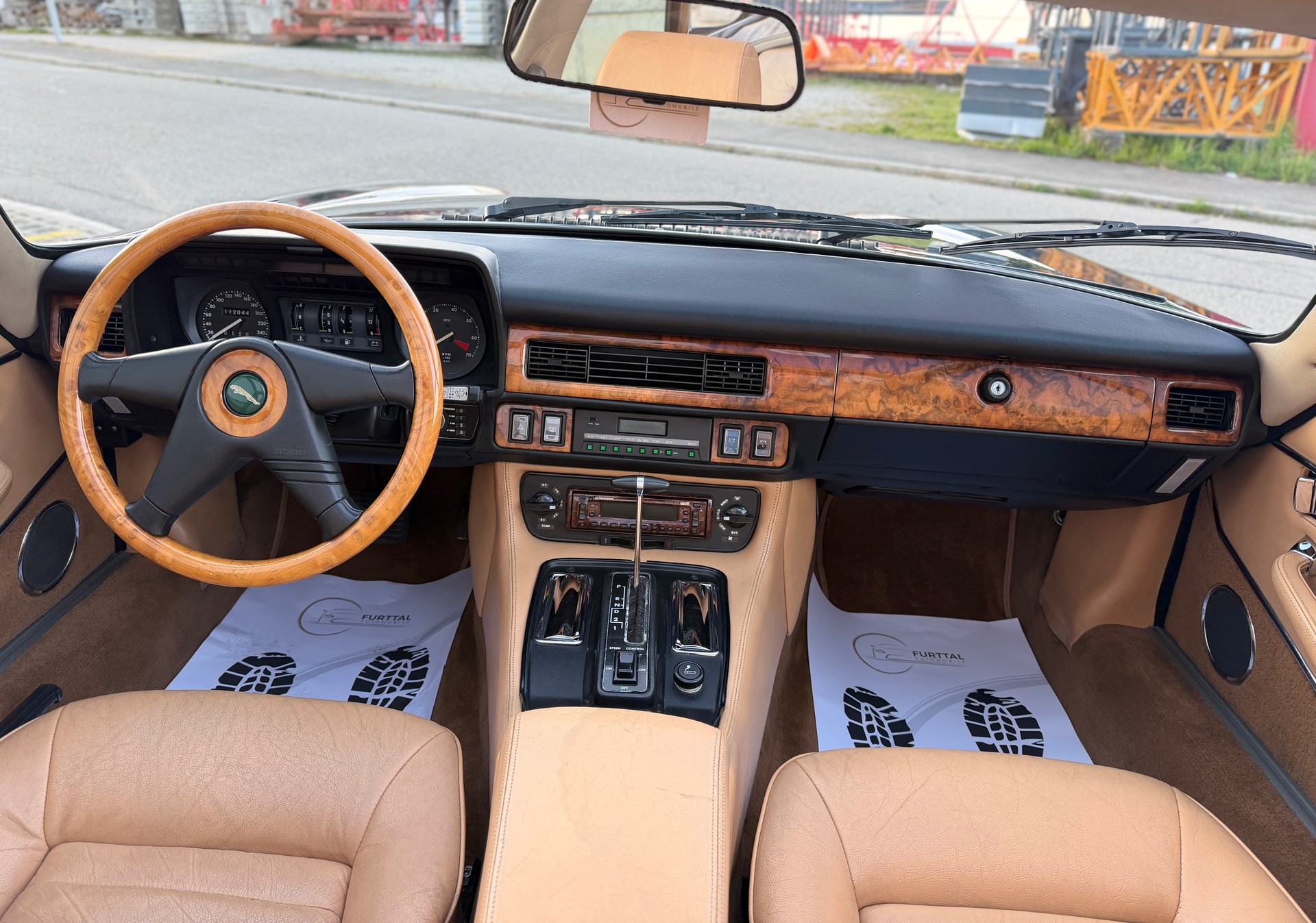 JAGUAR XJS 5.3 V12 Convertible-image-14