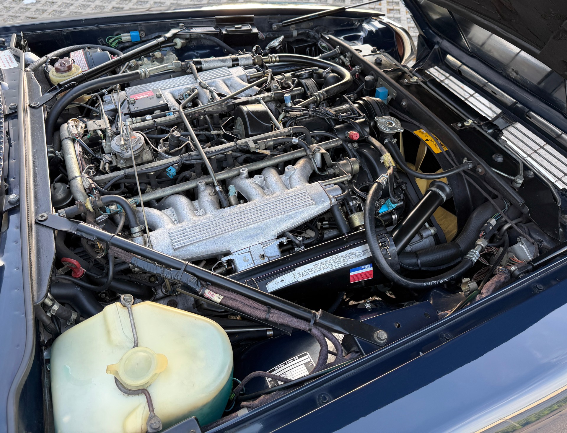 JAGUAR XJS 5.3 V12 Convertible-image-13