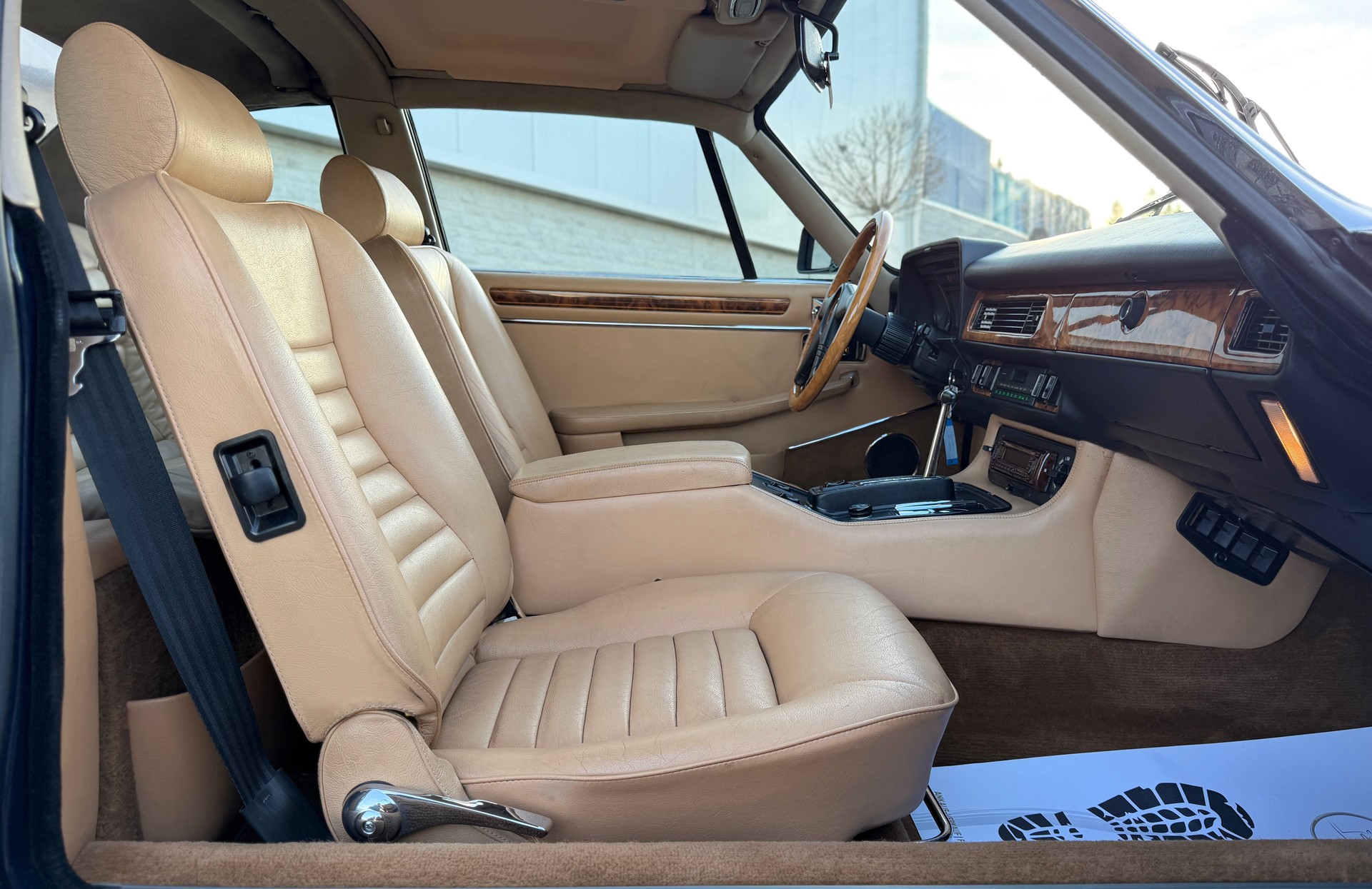 JAGUAR XJS 5.3 V12 Convertible-image-19