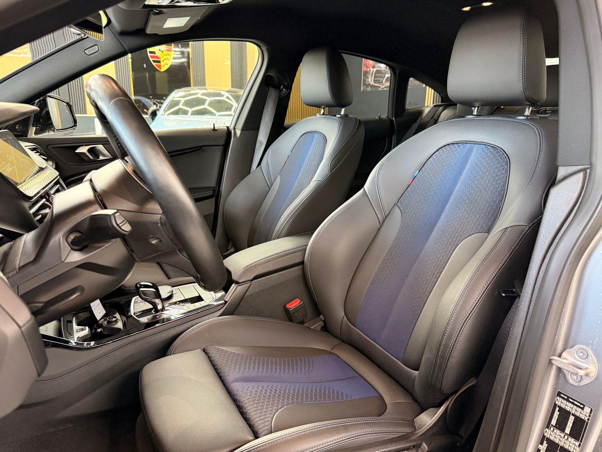 BMW 218i Gran Coupé M Sport Steptronic-image-9