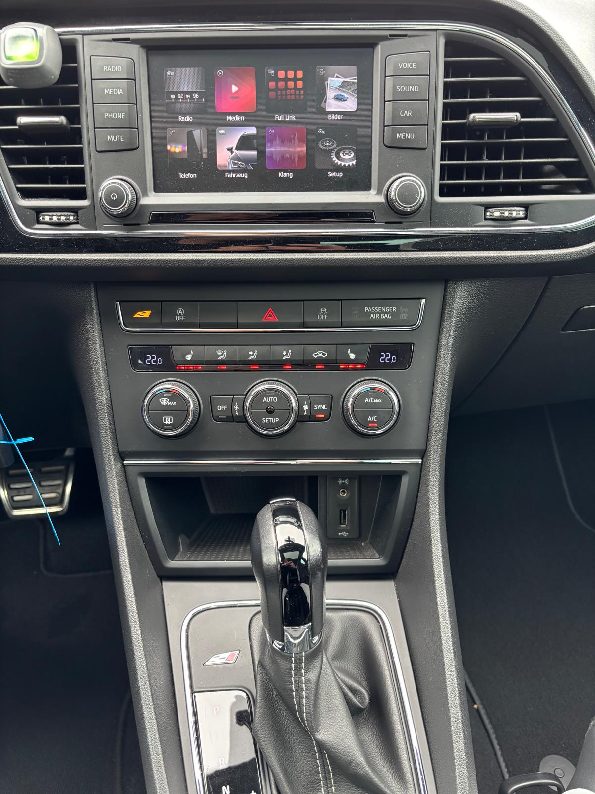 SEAT Leon 2.0 TSI Cupra 290 DSG-image-11