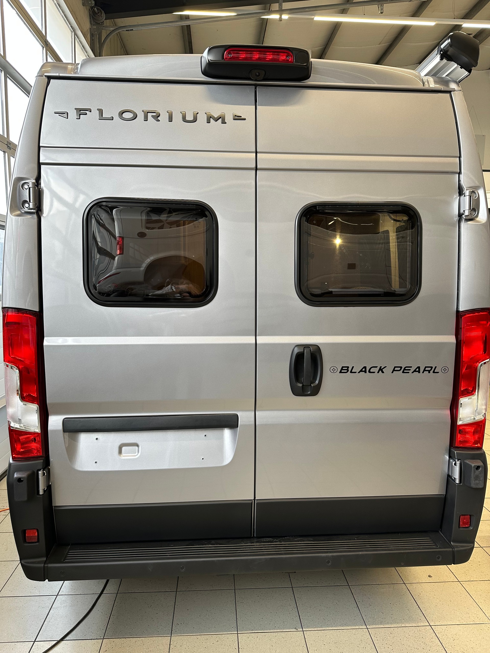 FLEURETTE Black Pearl 59LT-image-2