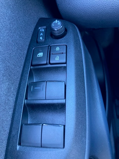 TOYOTA Yaris 1.5 Trend e-CVT-image-13