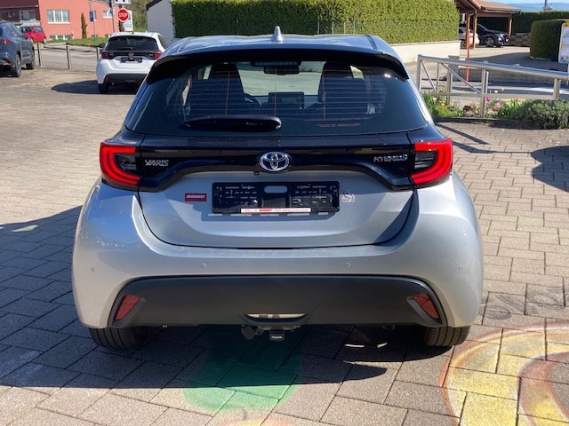 TOYOTA Yaris 1.5 Trend e-CVT-image-5