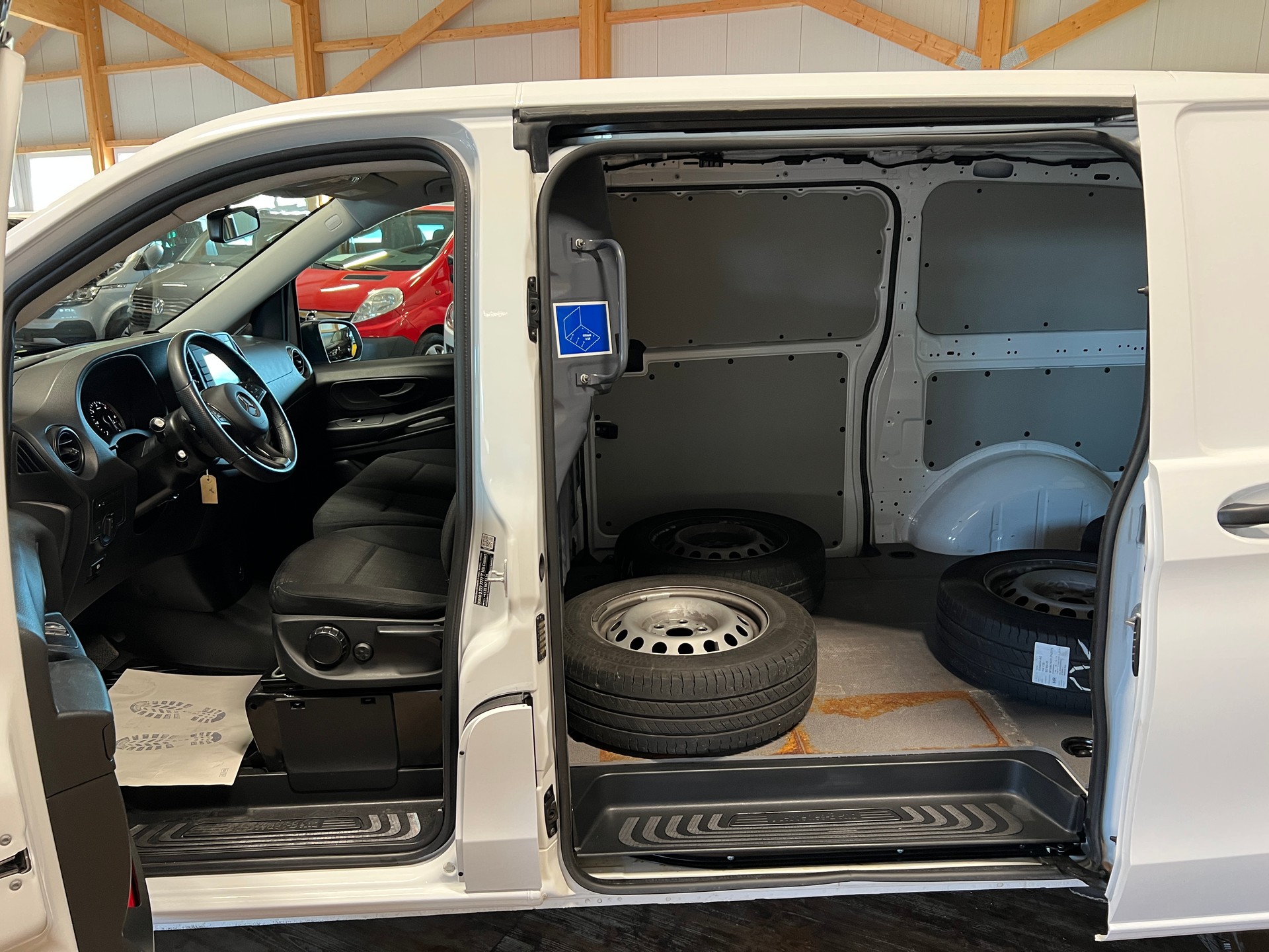 MERCEDES-BENZ Vito 114 CDI Lang 7G-Tronic-image-12