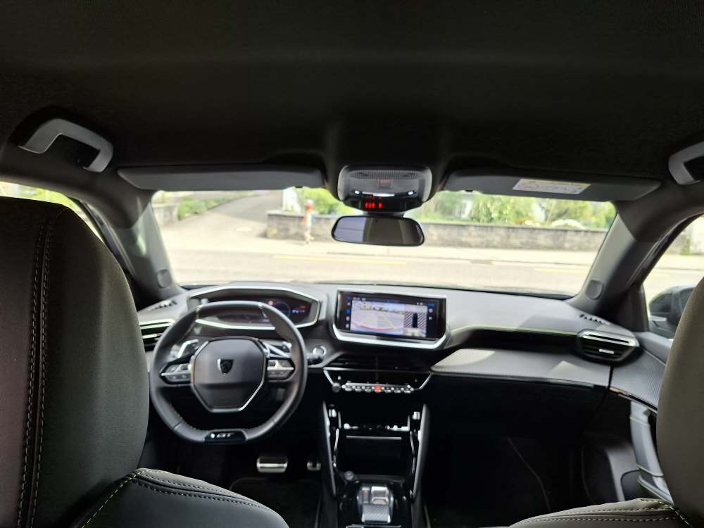 PEUGEOT 2008 1.2 Hybrid 145 GT-image-12