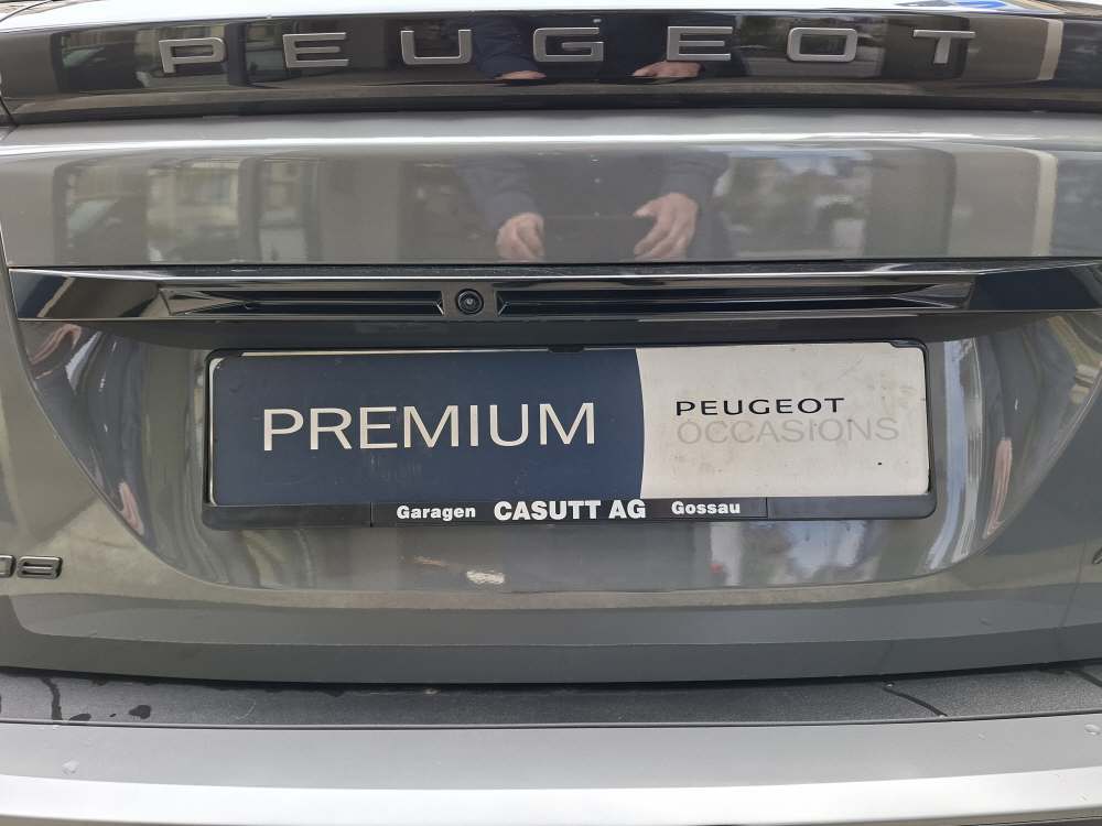 PEUGEOT 2008 1.2 Hybrid 145 GT-image-16