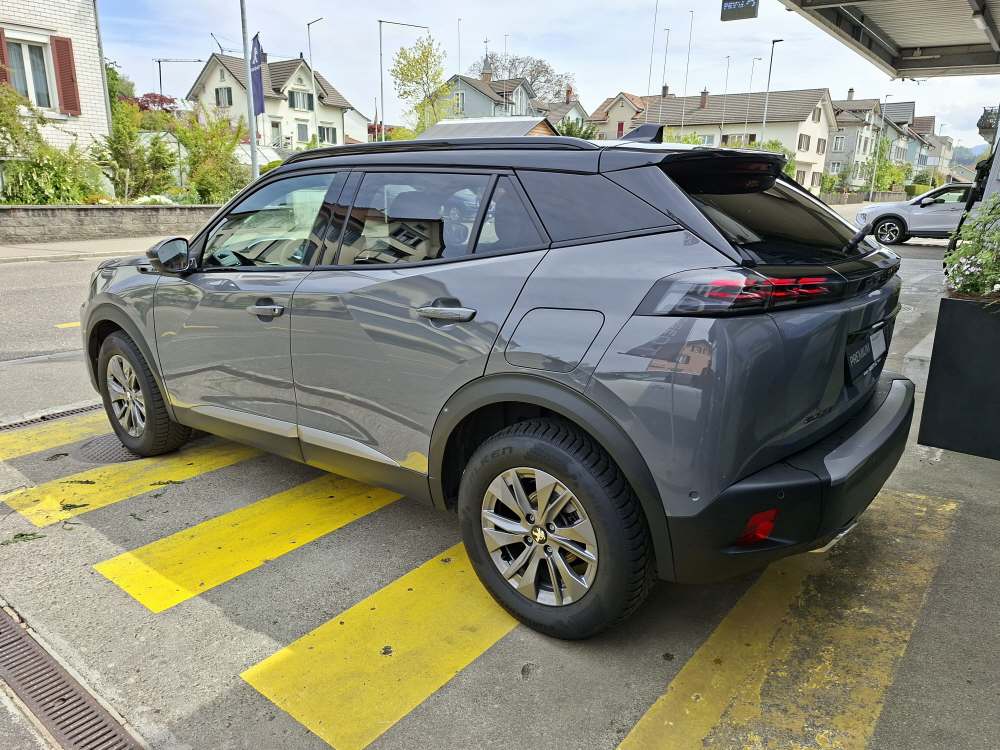 PEUGEOT 2008 1.2 Hybrid 145 GT-image-15