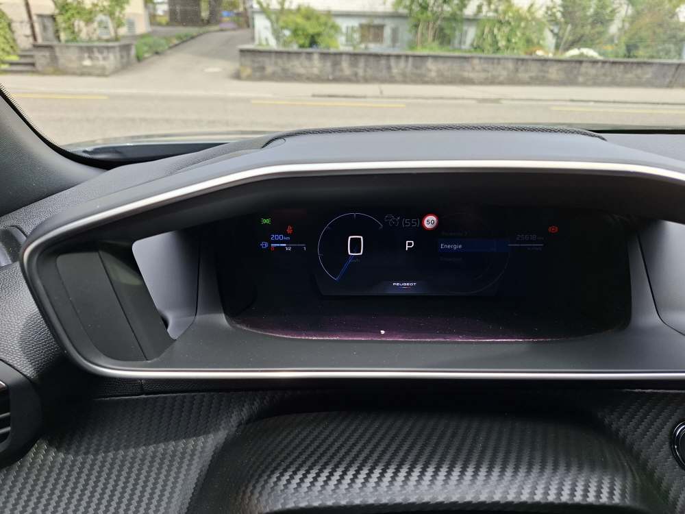 PEUGEOT 2008 1.2 Hybrid 145 GT-image-21