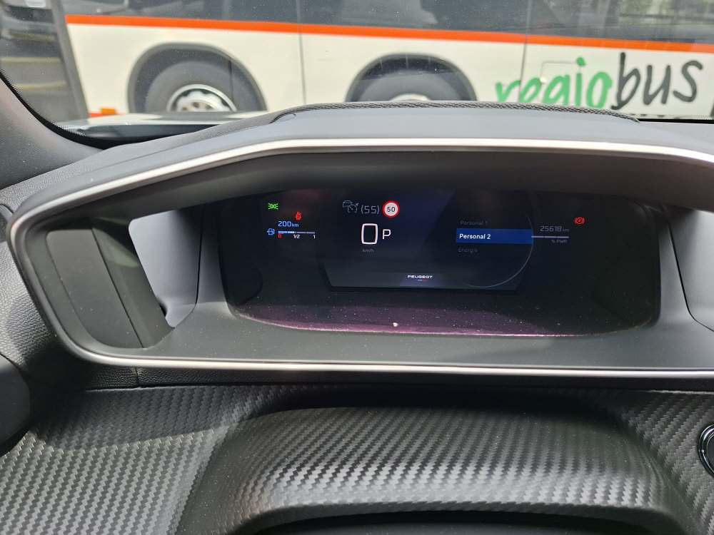 PEUGEOT 2008 1.2 Hybrid 145 GT-image-22