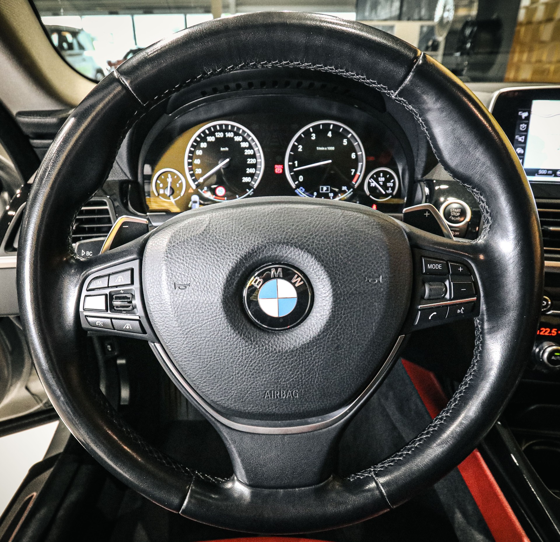 BMW 640i Coupé xDrive FACELIFT-image-13
