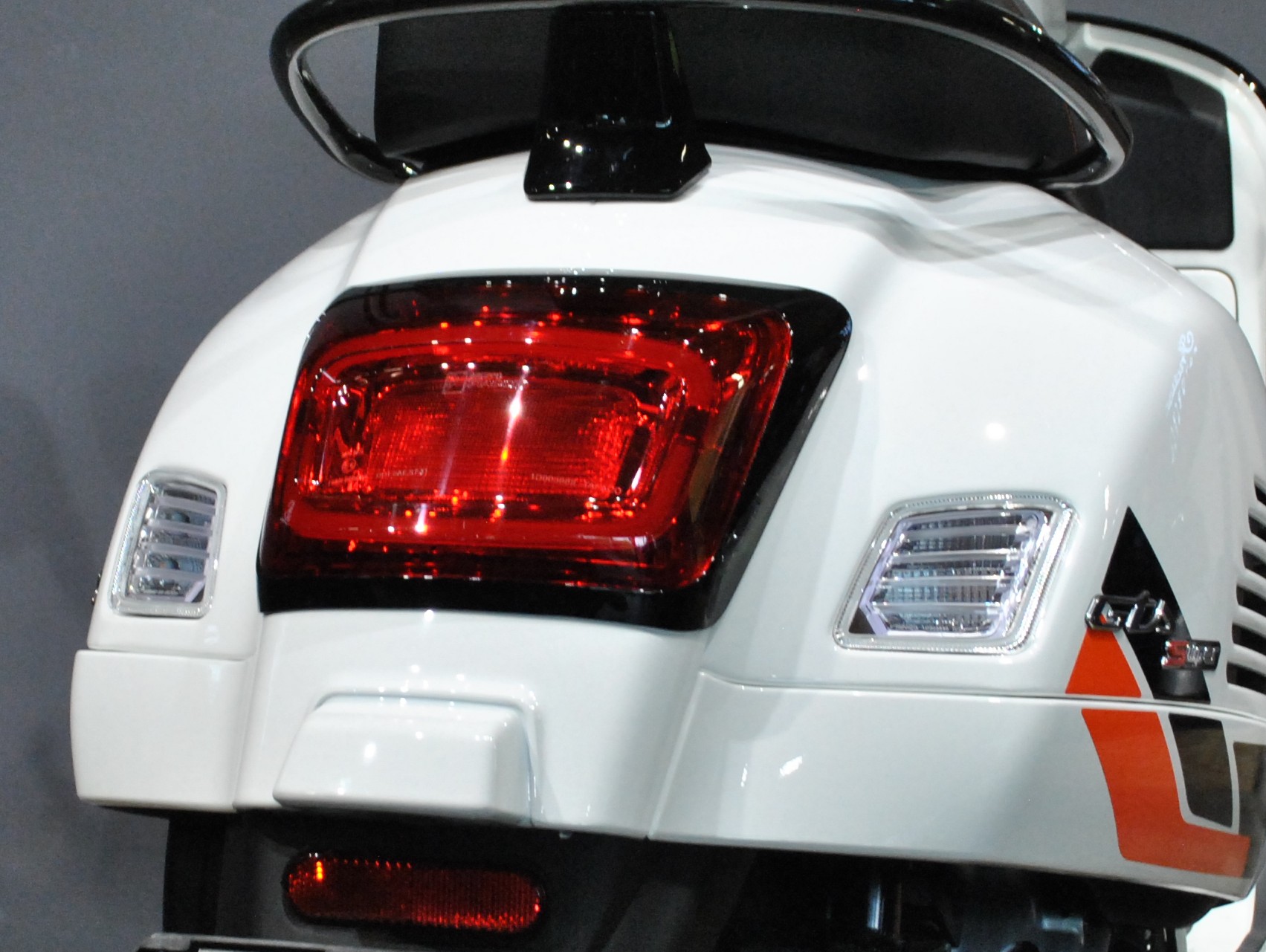 PIAGGIO Vespa GTS 310 Super Sport RST E5+-image-7
