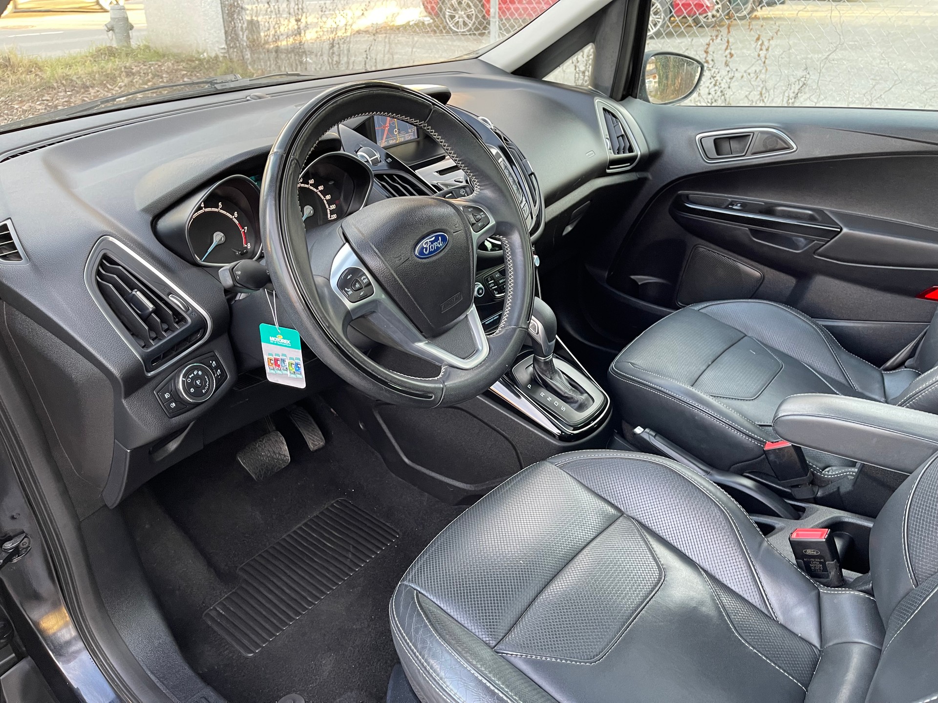 FORD B-Max 1.6 Ti-VCT Titanium PowerShift-image-14