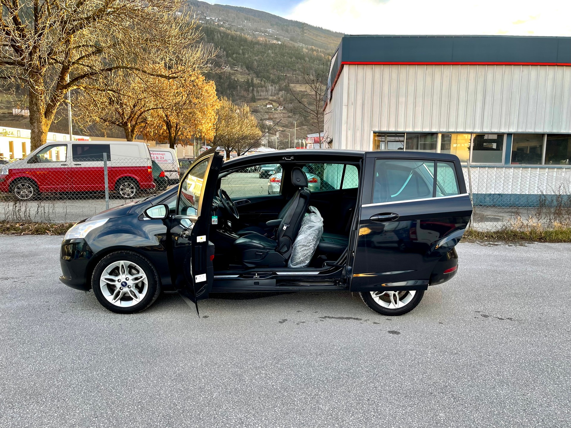 FORD B-Max 1.6 Ti-VCT Titanium PowerShift-image-9