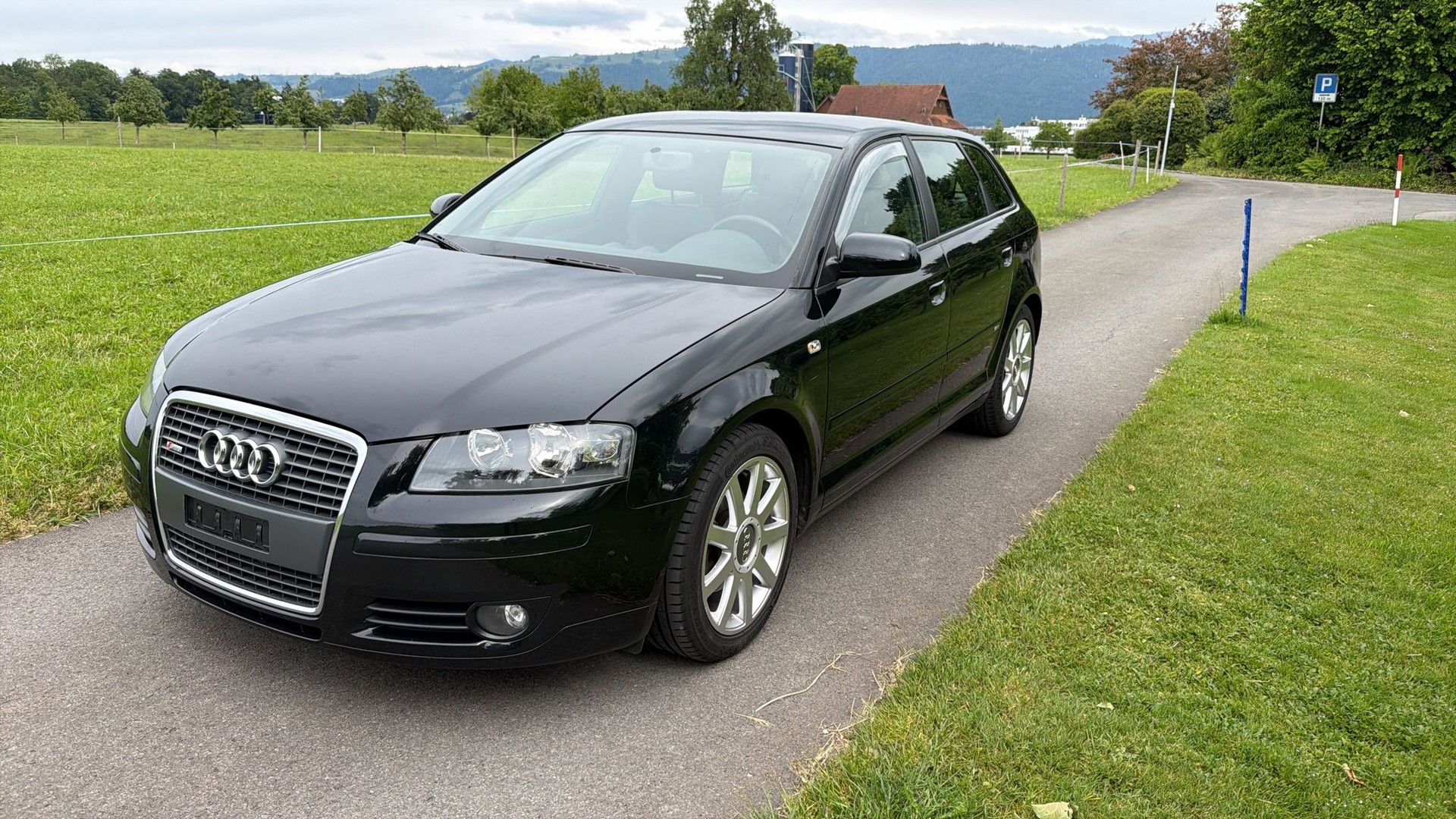 AUDI A3 Sportback 2.0 TDI Attraction-showroom-element-1