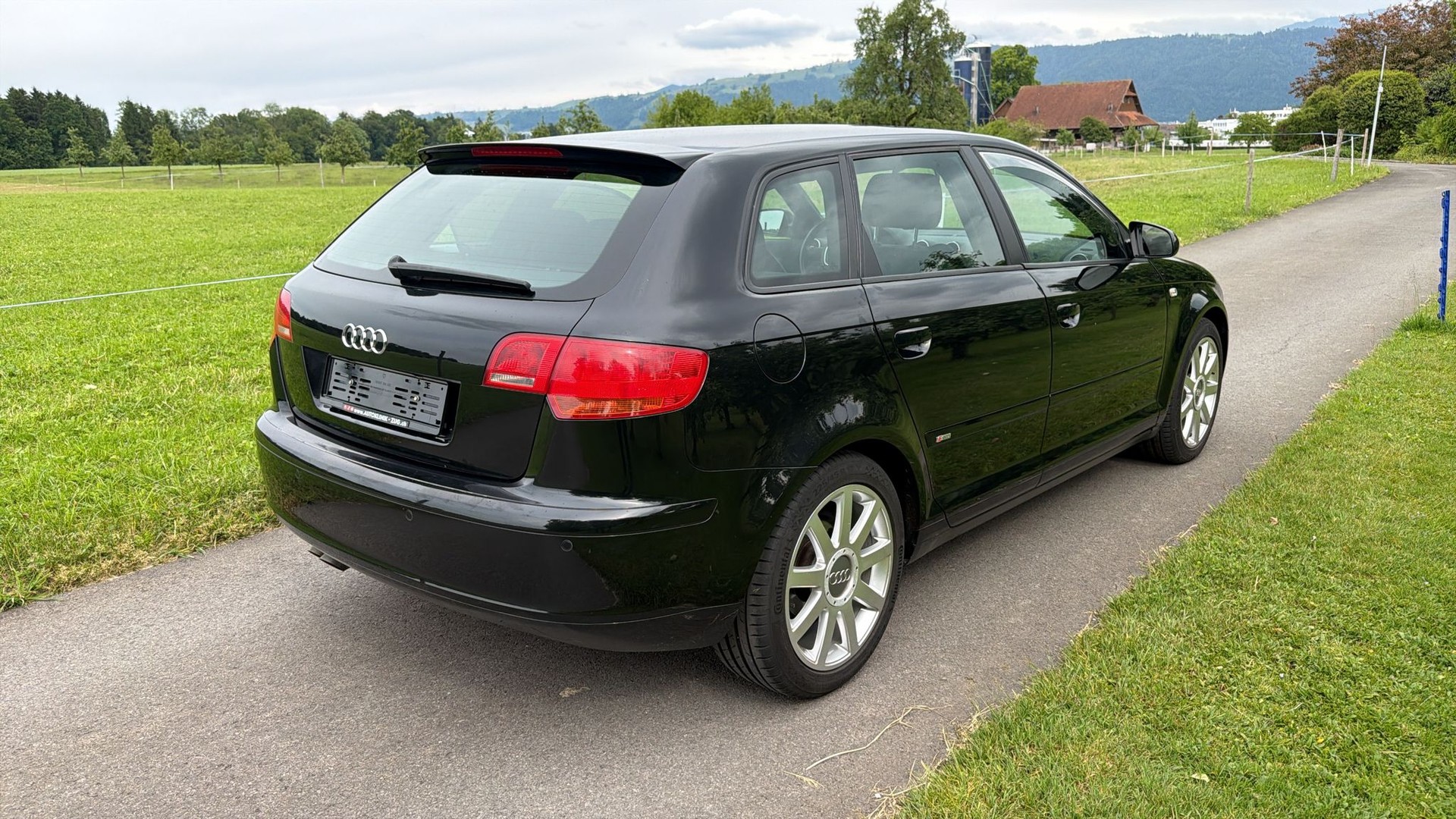 AUDI A3 Sportback 2.0 TDI Attraction-showroom-element-3
