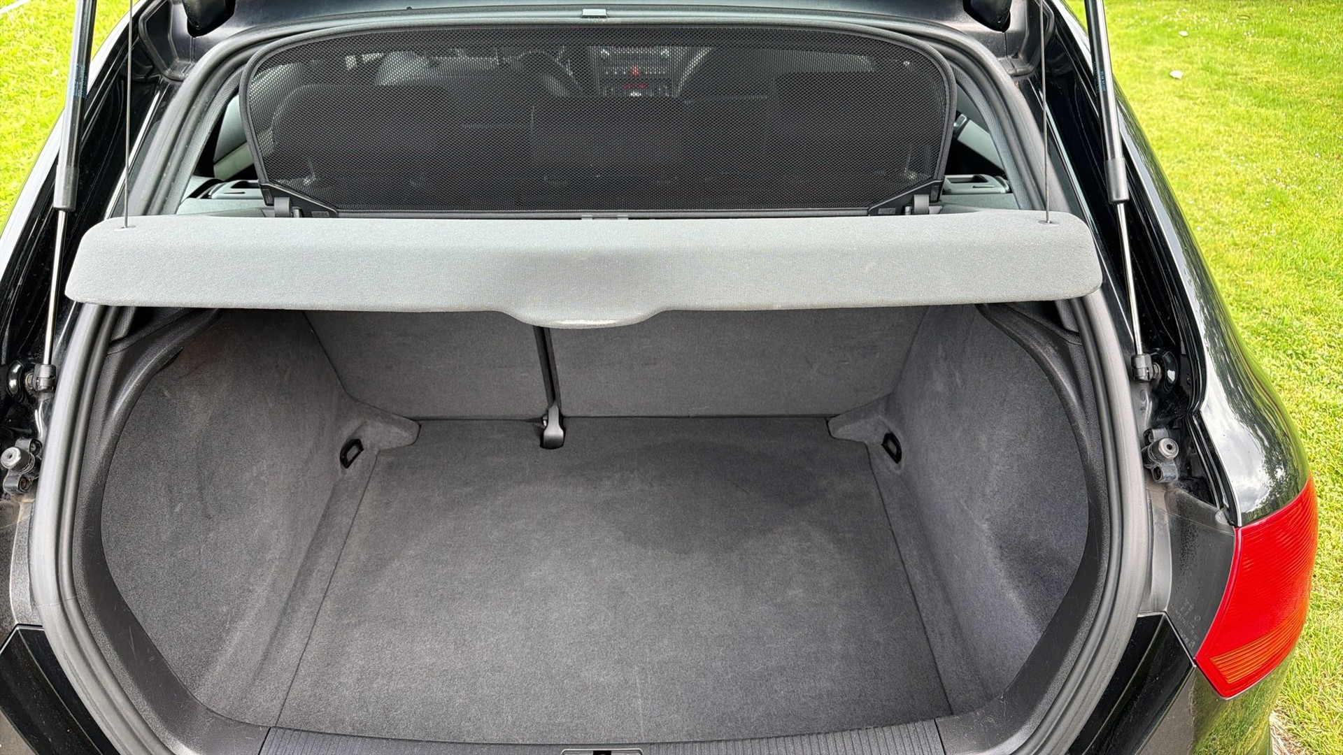 AUDI A3 Sportback 2.0 TDI Attraction-image-10