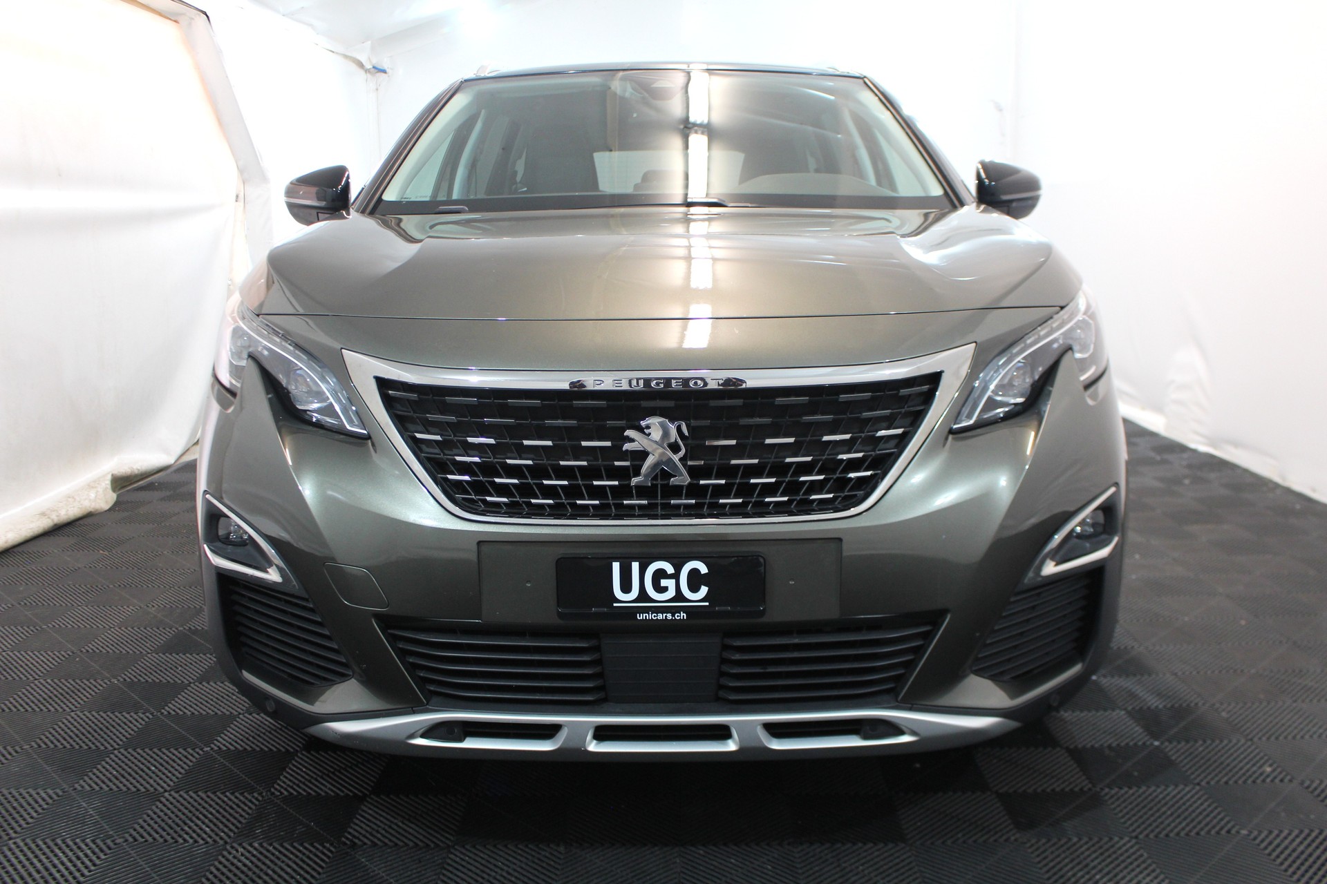 PEUGEOT 5008 1.2 PureTech Allure-showroom-element-1