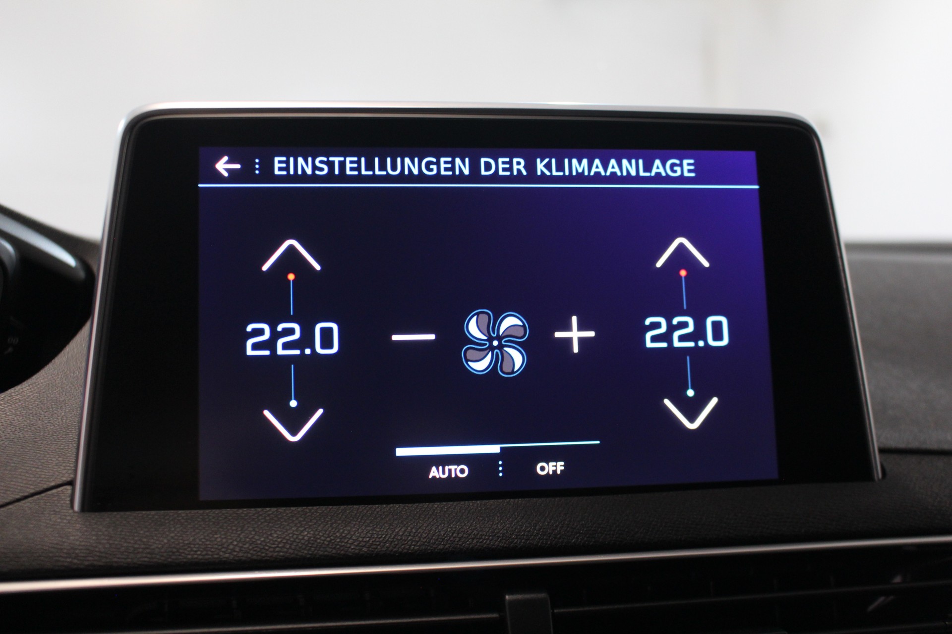 PEUGEOT 5008 1.2 PureTech Allure-image-20