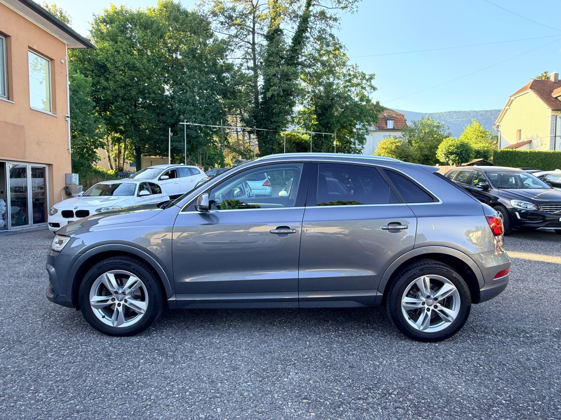 AUDI Q3 2.0 TFSI design quattro S-tronic-image-6