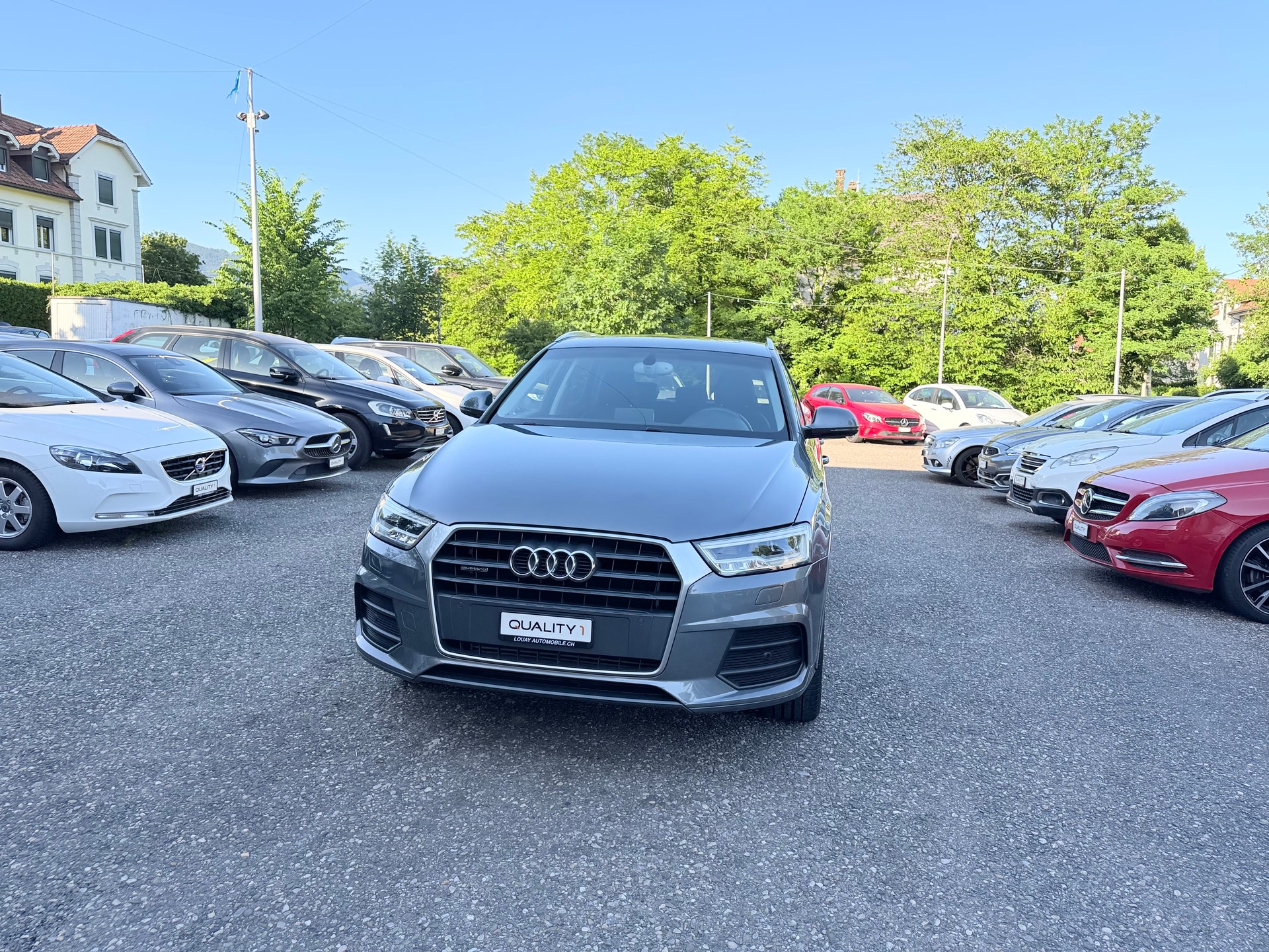 AUDI Q3 2.0 TFSI design quattro S-tronic-showroom-element-2