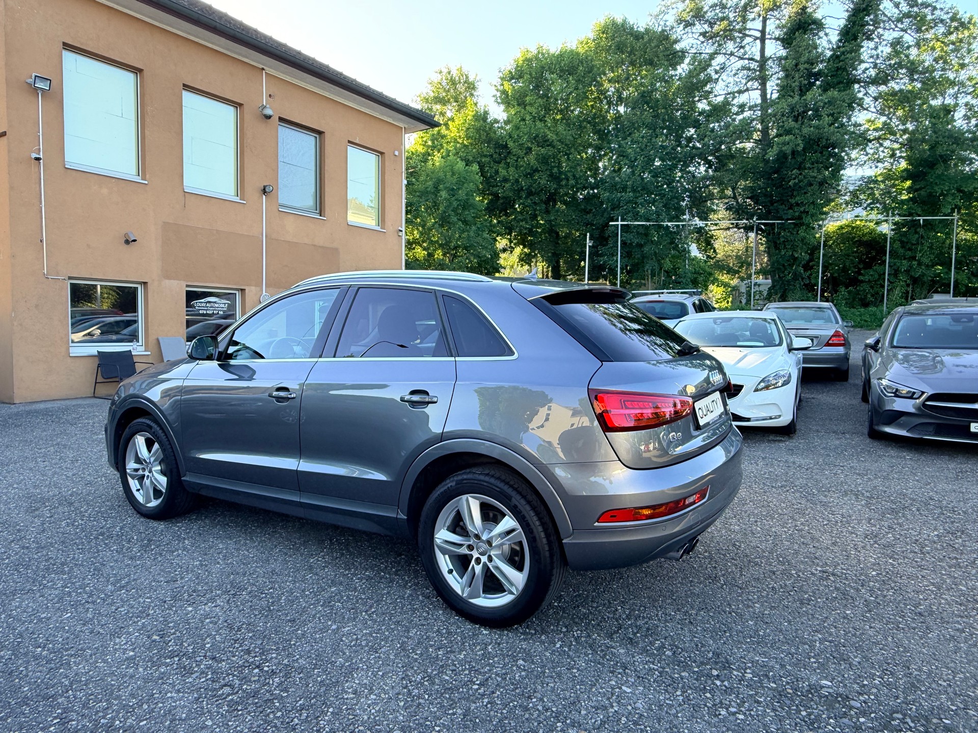 AUDI Q3 2.0 TFSI design quattro S-tronic-image-7