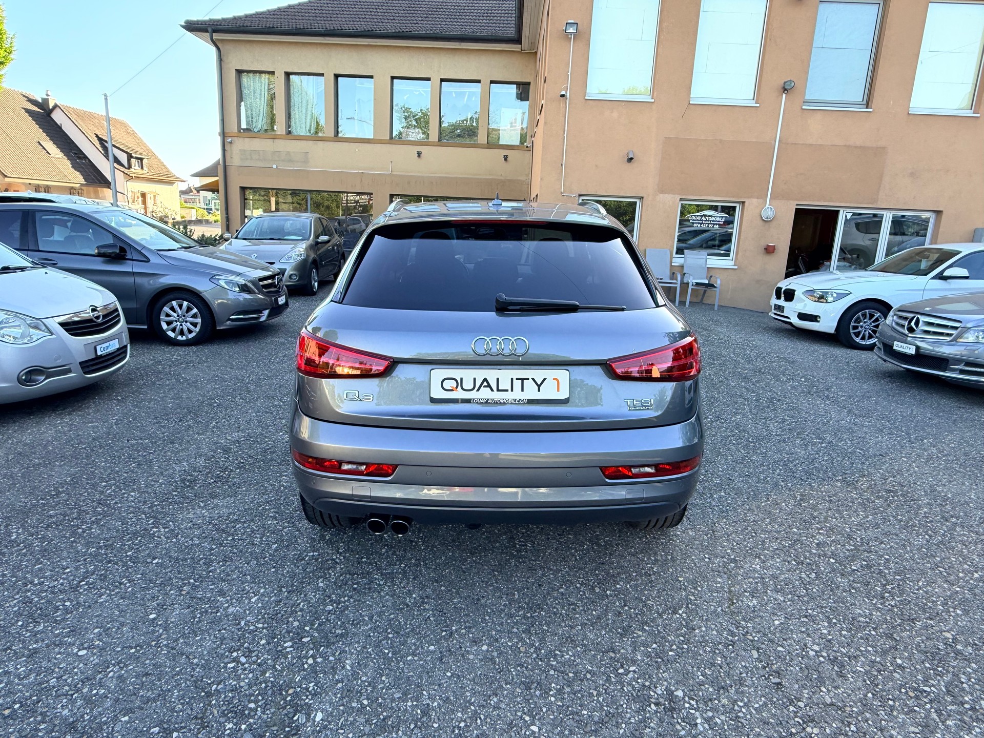 AUDI Q3 2.0 TFSI design quattro S-tronic-image-9