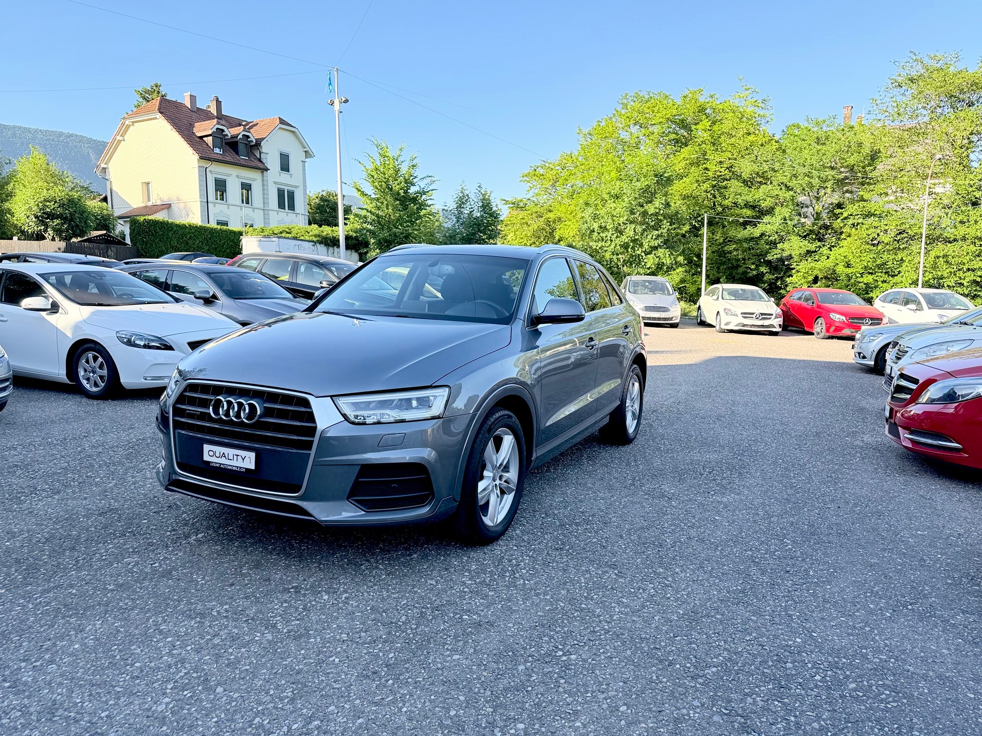 AUDI Q3 2.0 TFSI design quattro S-tronic-showroom-element-3